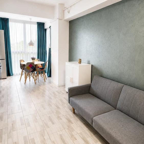Apartament cu 3 camere decomandat în Universității