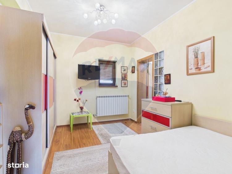 Casă cu 4 camere în Odăile