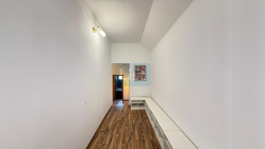 Apartament cu 5 camere semidecomandat în Andrei Mureșanu