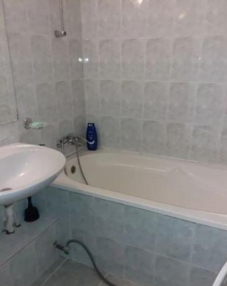 Apartament cu 3 camere semidecomandat în Iancului