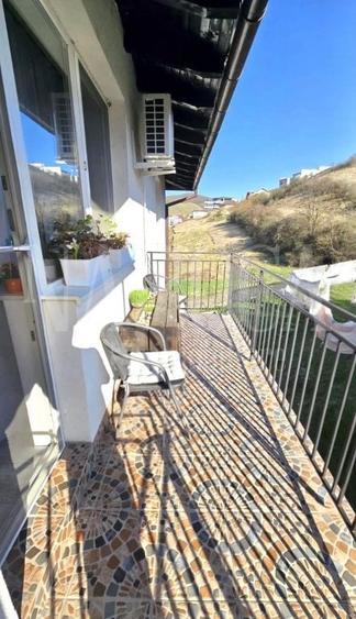 Apartament cu 3 camere semidecomandat în Florești