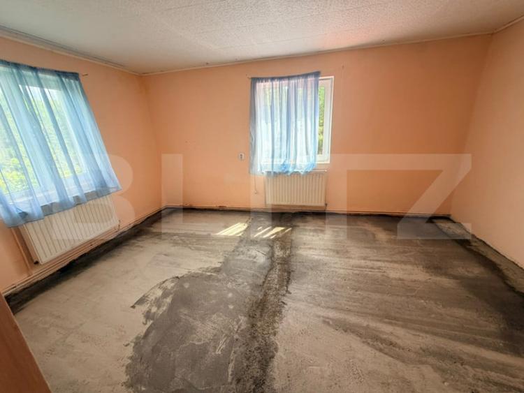 Casă cu 5 camere cu Teren 2000 Mp în Predeluț