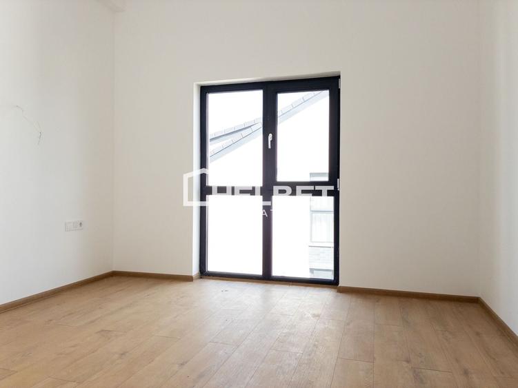 Apartament cu 3 camere semidecomandat în Sânpetru