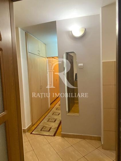 Apartament cu 3 camere decomandat, mobilat în Rogerius