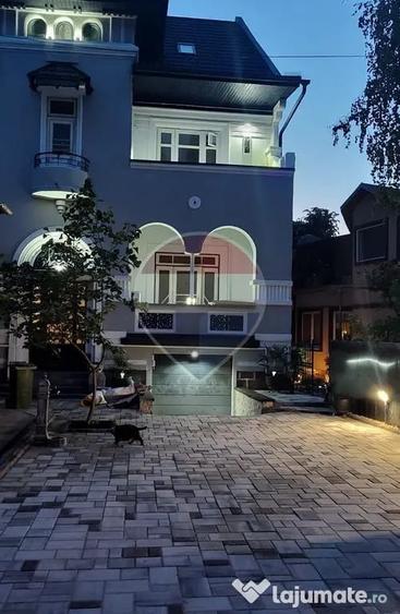 Casă cu 8 camere cu Teren 350 Mp în Dacia