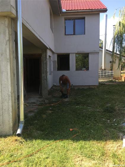 Casă cu 5 camere în Biharia
