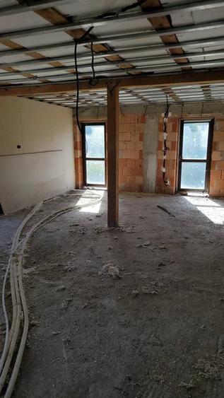 Casă cu Teren 2290 Mp în Gârleni