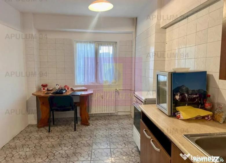 Apartament cu 3 camere decomandat în Sebastian