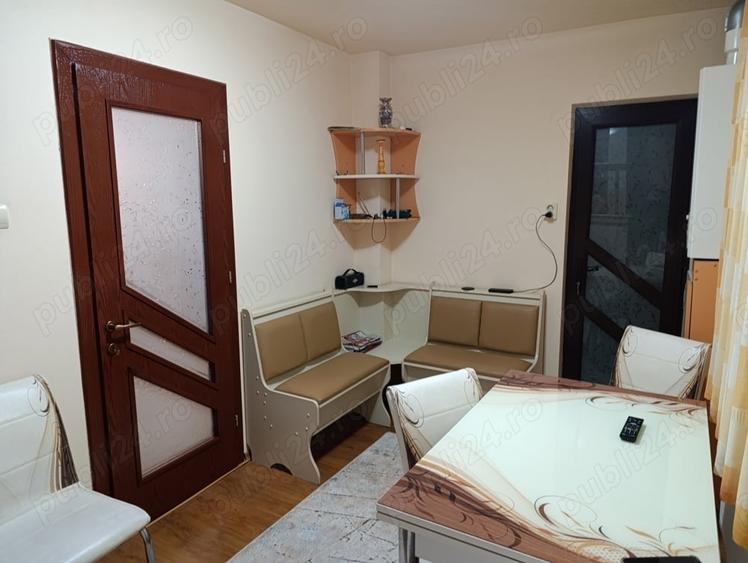 Apartament cu 3 camere decomandat în Dărmănești