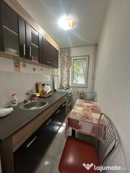 Apartament cu 2 camere decomandat în Malu Roșu