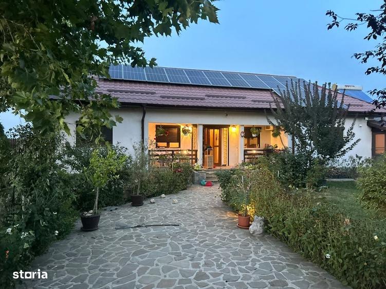 Casă cu 4 camere cu Teren 950 Mp în Adunații-Copăceni