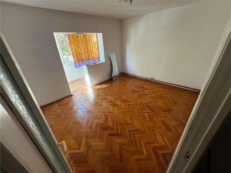 Apartament cu 2 camere decomandat în Steaua