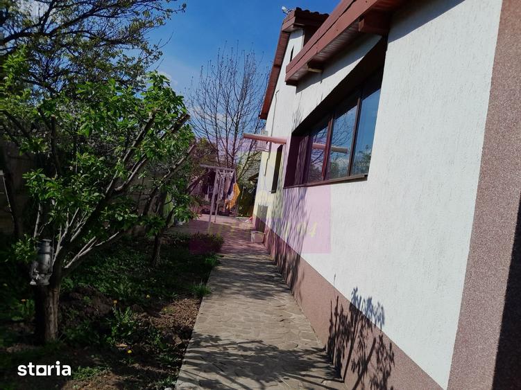 Casă cu 5 camere cu Teren 958 Mp în Central