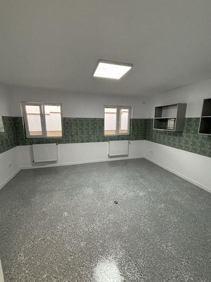 Spațiu comercial, de 200 mp, în Tomești
