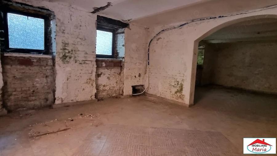 Casa in zona centrala parter si subsol cu acces auto - 14