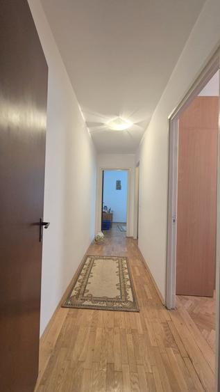 Apartament cu 3 camere semidecomandat în Dristor