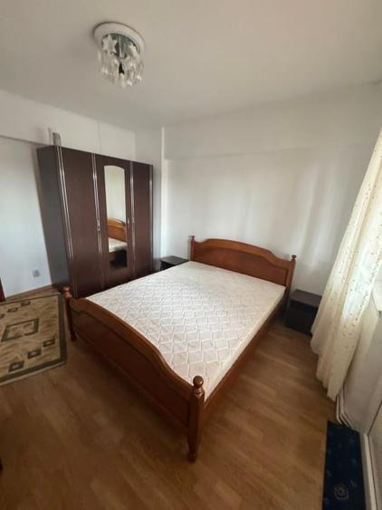 Apartament cu 3 camere decomandat, mobilat în Gară