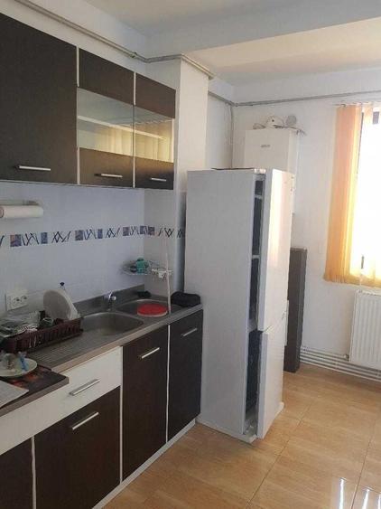 Apartament cu 2 camere decomandat în Nicolina
