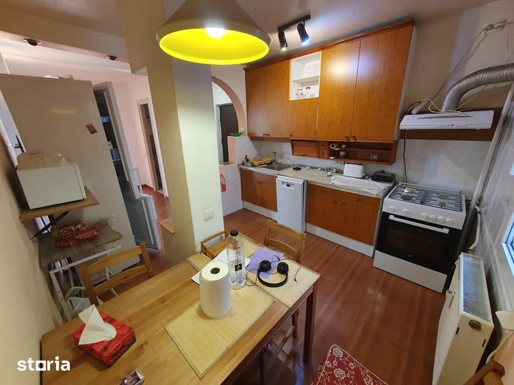 Apartament cu 4 camere decomandat în Pantelimon