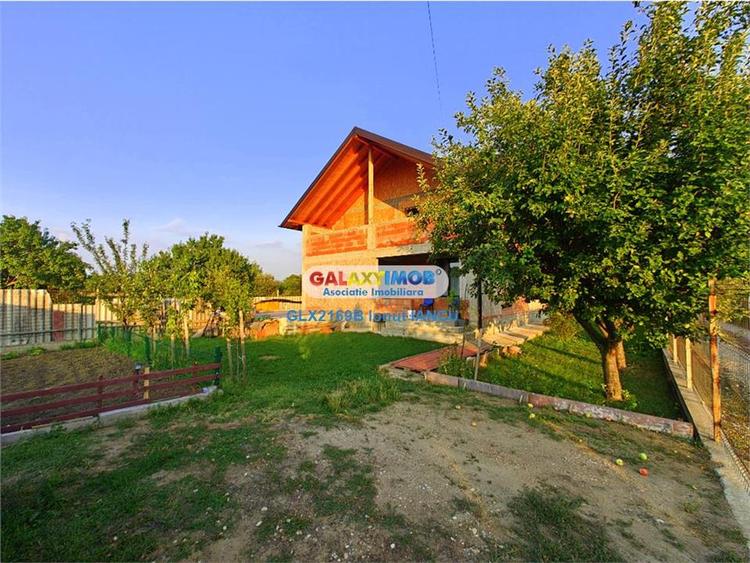 Casă cu 10 camere cu Teren 560 Mp în Clinceni