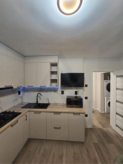 Apartament 2 camere decomandat Strand  et 3 cu pivnita proprie 8mp - 1