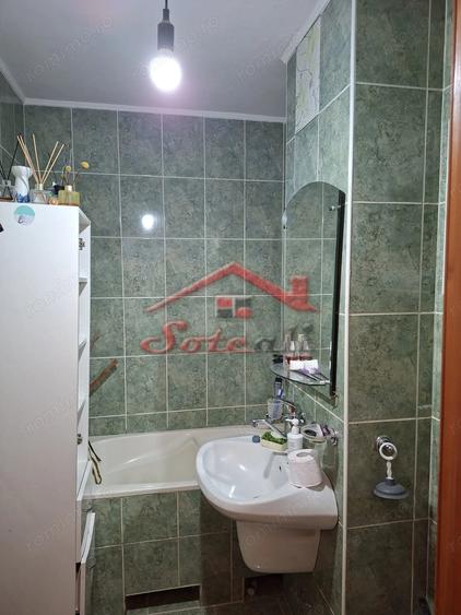Apartament cu 3 camere decomandat în Cuza