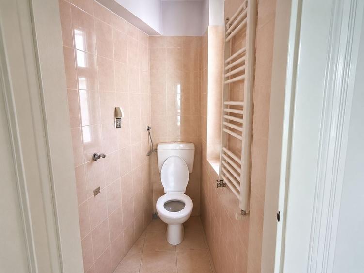 Apartament cu 3 camere circular, mobilat în Traian