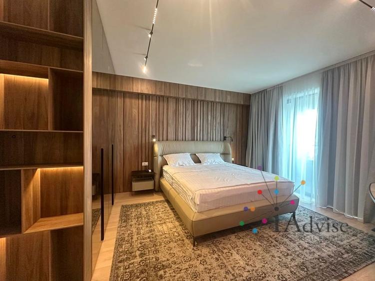 Apartament cu 4 camere decomandat, mobilat în Central