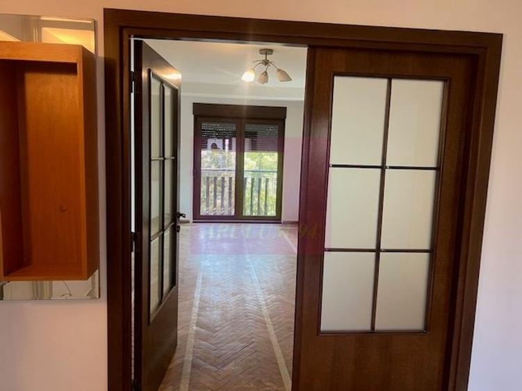 Apartament cu 4 camere decomandat în Unirii