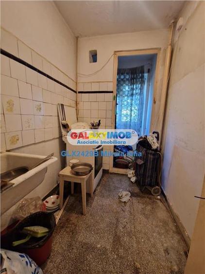 Apartament cu 2 camere semidecomandat în Berceni