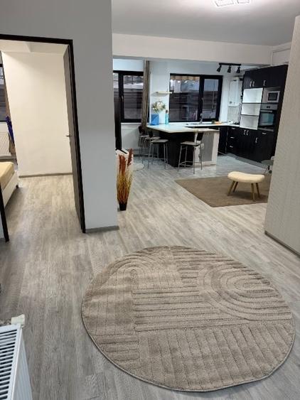 Apartament cu 2 camere semidecomandat, mobilat în Titan
