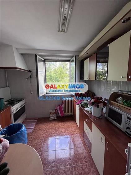 Apartament cu 4 camere decomandat, mobilat în Brâncoveanu