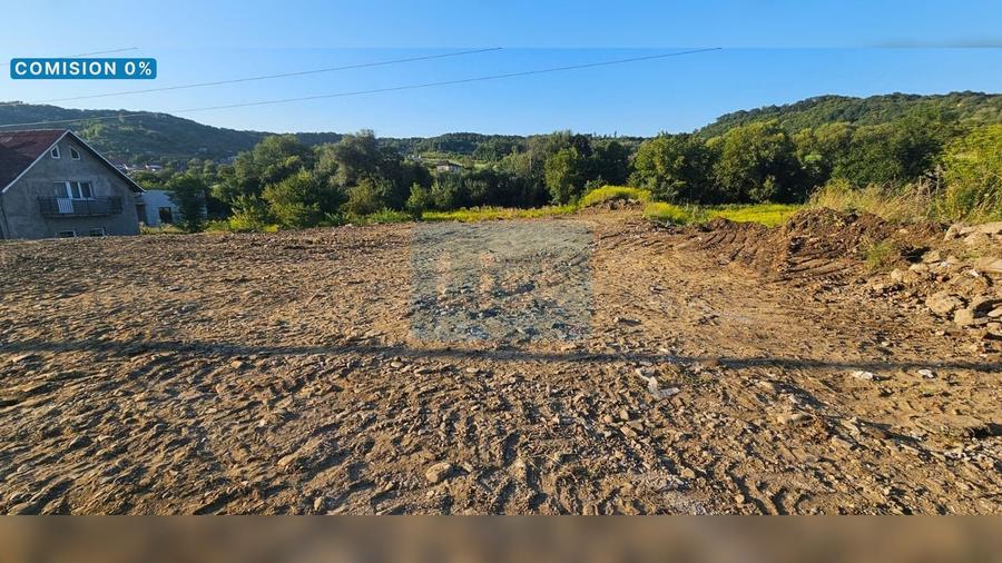 Teren intravilan de 1800 mp, în Nord