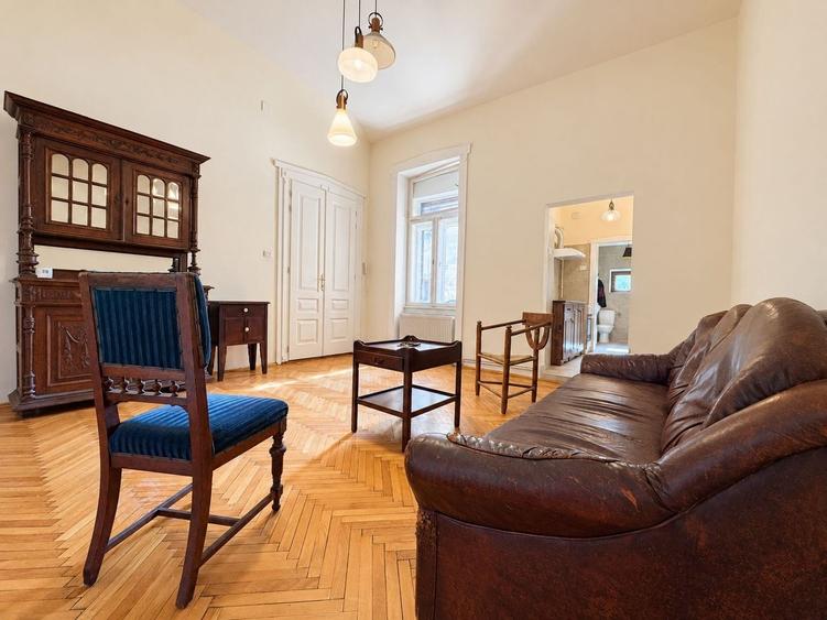 Apartament cu 2 camere semidecomandat în Sinaia