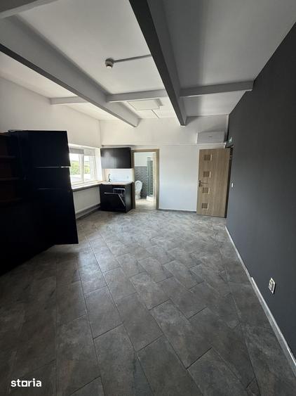 Spațiu comercial, de 312 mp, în Șerbănești