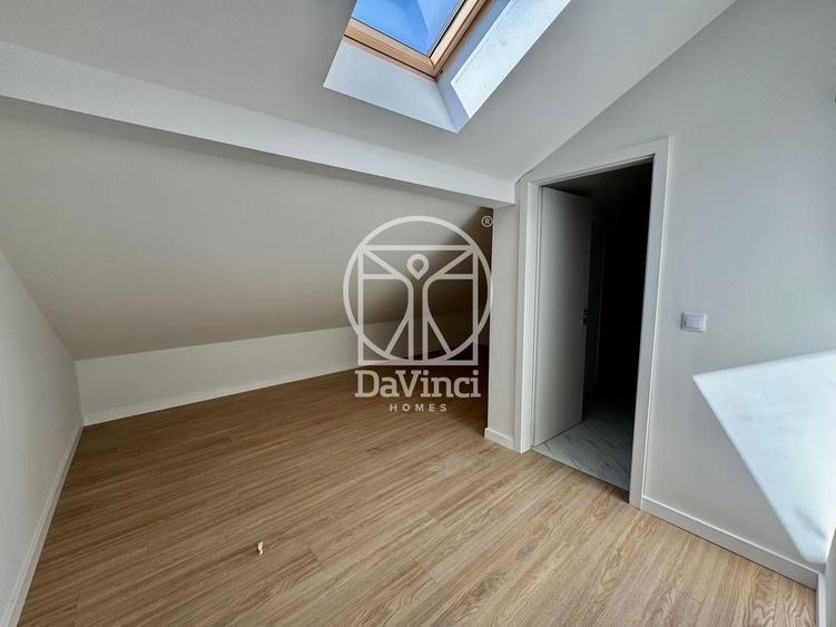 Apartament cu 4 camere semidecomandat în Exterior Vest