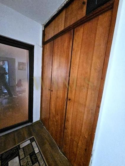 Apartament cu 4 camere decomandat, mobilat în Sud