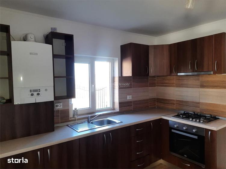 Casă cu 4 camere în Ostratu