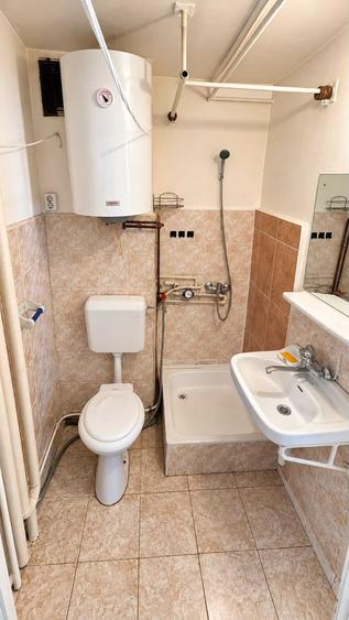 Apartament cu 2 camere semidecomandat în Tractorul