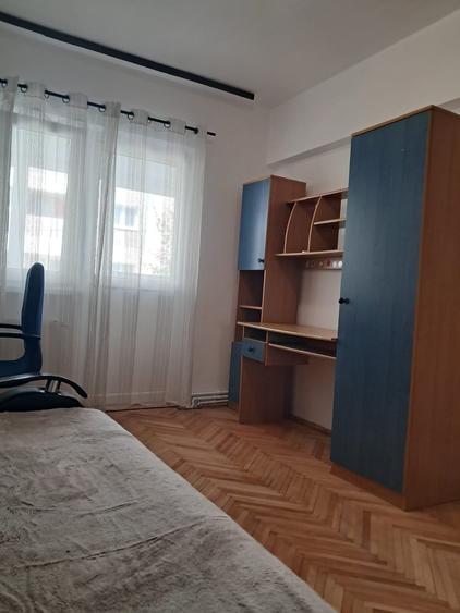 Apartament 3 camere etaj 1, strada Siretului - 2