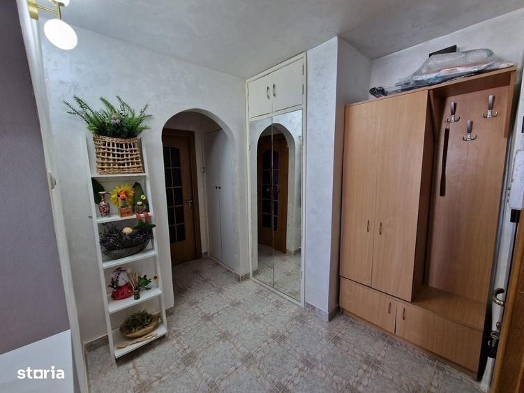 Apartament cu 2 camere decomandat în 9 Mai