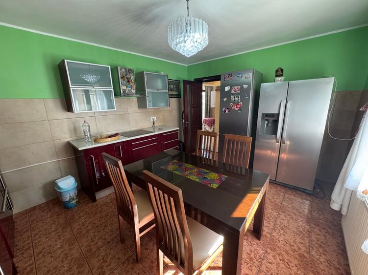 Casă cu 4 camere cu Garaj în Agigea