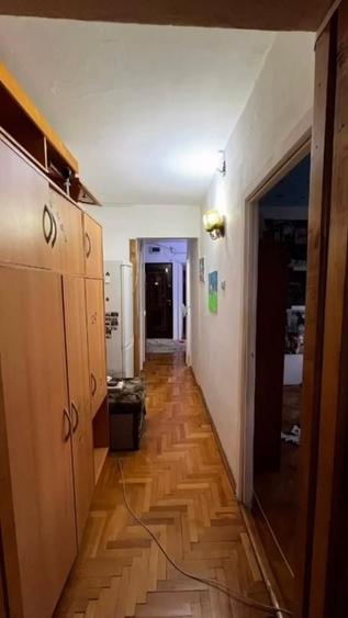 Apartament cu 3 camere decomandat, mobilat în Girocului