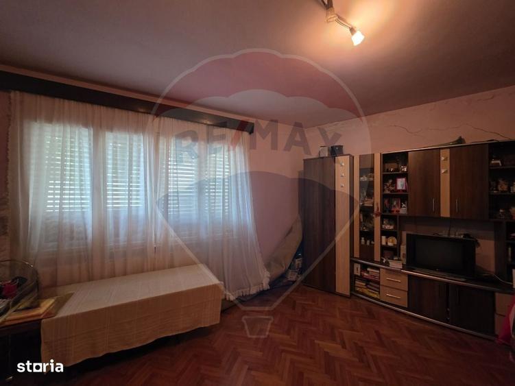 Casa solida 3 dormitoare si teren de 647 mp in zona Aradul Nou - 9