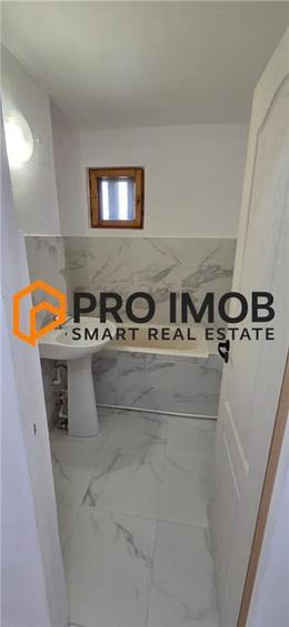 Apartament cu 2 camere semidecomandat în 1 Decembrie