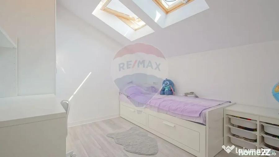 Apartament cu 4 camere semidecomandat în Central