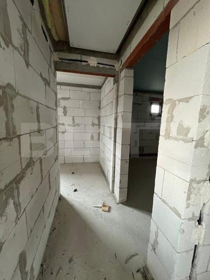 Casă individuală cu 4 camere cu Teren 3000 Mp în Uriu