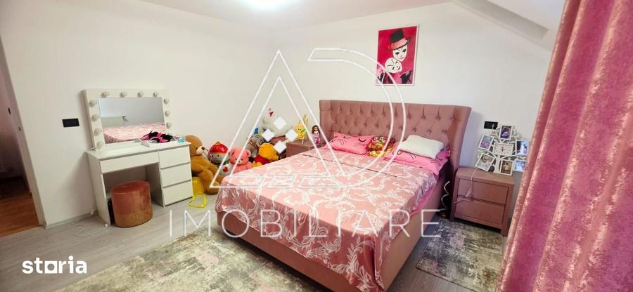 Casă cu 5 camere cu Teren 240 Mp în Centura