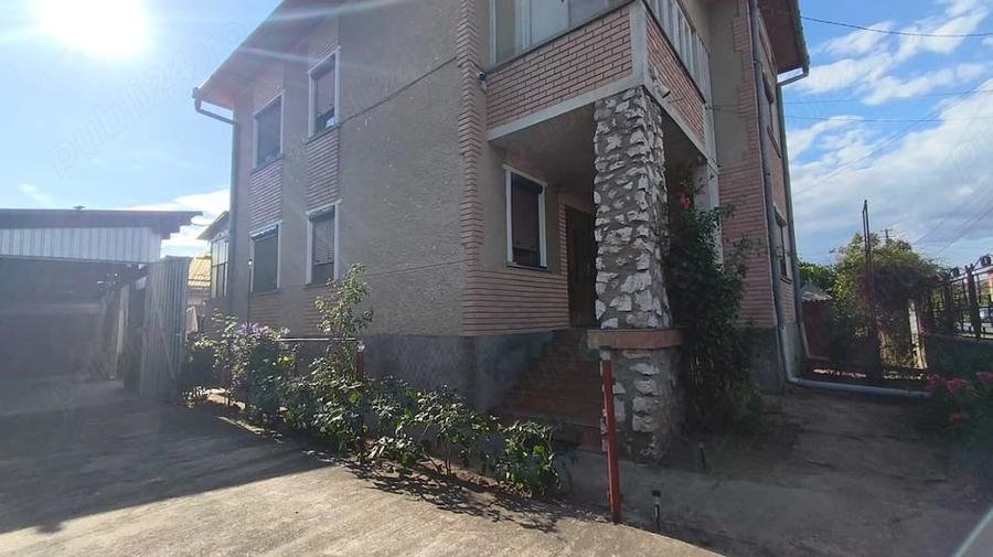 Casă cu Teren 3461 Mp în Ilia