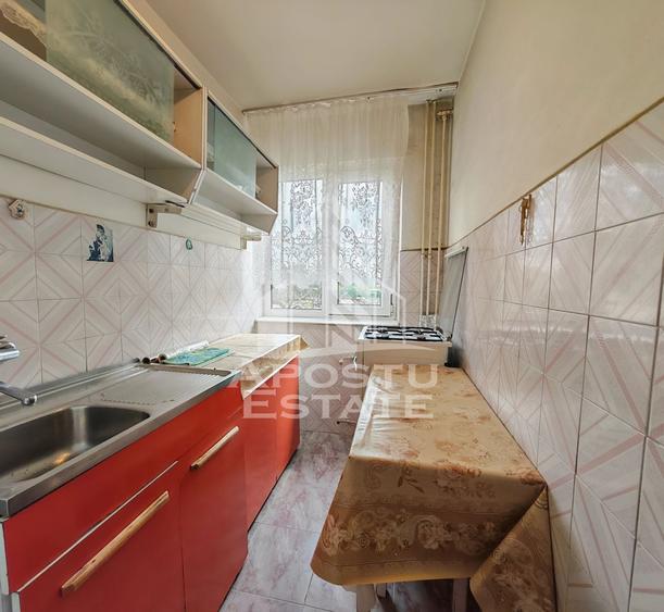 Apartament cu 2 camere nedecomandat, mobilat în Circumvalațiunii